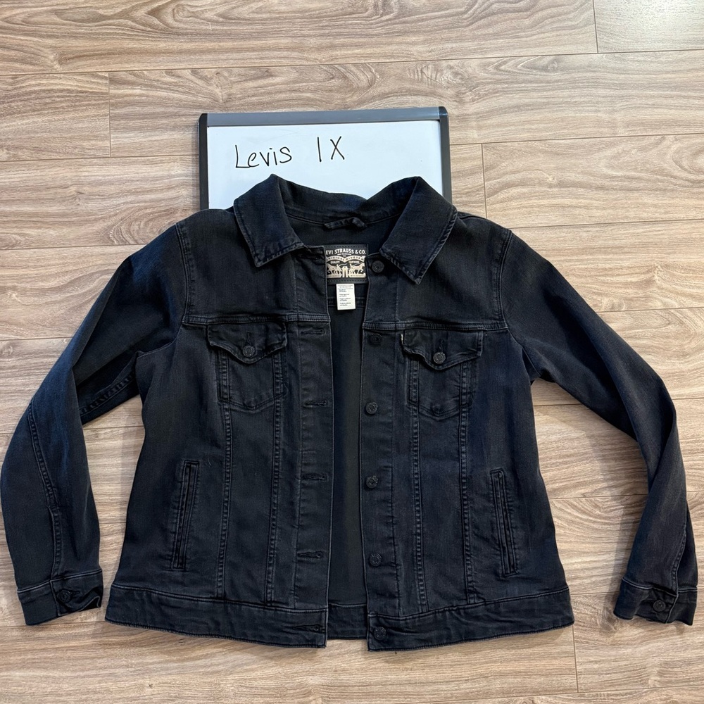 Levi's Women's Black Wash Denim Jean Jacket 1X
